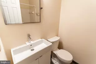 7348 Lewinsville Square Pl, McLean, VA 22101 - Photo 24