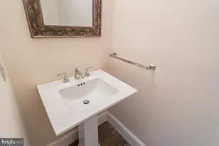 7348 Lewinsville Square Pl, McLean, VA 22101 - Photo 14