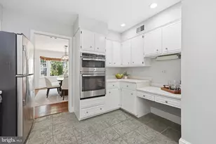 7348 Lewinsville Square Pl, McLean, VA 22101 - Photo 12