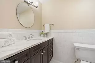 7348 Lewinsville Square Pl, McLean, VA 22101 - Photo 18