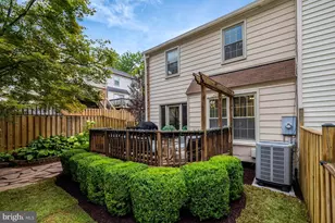 5720 Crownleigh Ct, Burke, VA 22015 - Photo 60