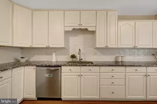 5720 Crownleigh Ct, Burke, VA 22015 - Photo 28