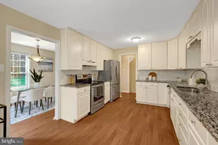 5720 Crownleigh Ct, Burke, VA 22015 - Photo 24