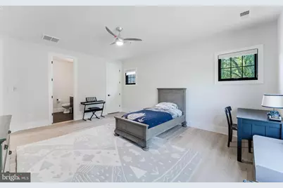 952 Walker Road, Great Falls, VA 22066 - Photo 36