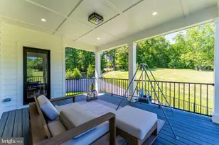952 Walker Rd, Great Falls, VA 22066 - Photo 48