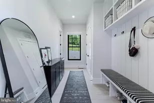 952 Walker Rd, Great Falls, VA 22066 - Photo 28
