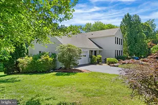222 Apple Blossom Ct, Vienna, VA 22181 - Photo 2