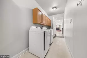 222 Apple Blossom Ct, Vienna, VA 22181 - Photo 10