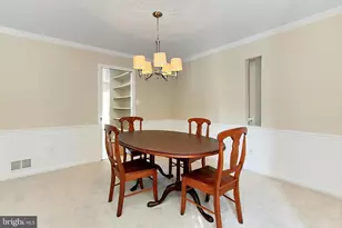 2804 Oakton Manor Ct, Oakton, VA 22124 - Photo 10