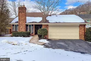 2804 Oakton Manor Ct, Oakton, VA 22124 - Photo 2