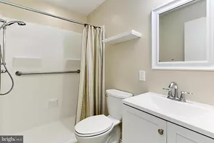 2804 Oakton Manor Ct, Oakton, VA 22124 - Photo 26