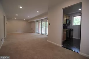 2833 Kalmia Lee Ct, Falls Church, VA 22042 - Photo 4