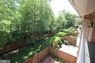2833 Kalmia Lee Ct, Falls Church, VA 22042 - Photo 2