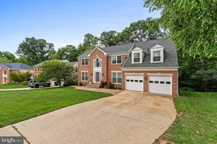 6836 Compton Heights Cir, Clifton, VA 20124 - Photo 2