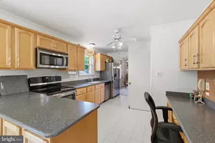 9385 Saddlemount Ct, Springfield, VA 22153 - Photo 14