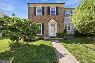 14414 Four Chimney Dr, Centreville, VA 20120 - Photo 2