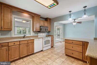 4084 Braxton Road, Chantilly, VA 20151 - Photo 6