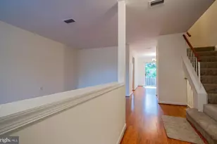 14167 Royal Oak Ln, Centreville, VA 20120 - Photo 2