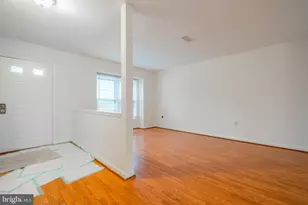 14167 Royal Oak Ln, Centreville, VA 20120 - Photo 4