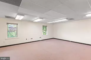 7003 Kilworth Ln, Springfield, VA 22151 - Photo 6