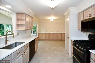 11061 Tottenham Ln, Reston, VA 20194 - Photo 22
