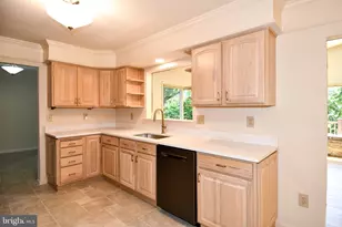 11061 Tottenham Ln, Reston, VA 20194 - Photo 20
