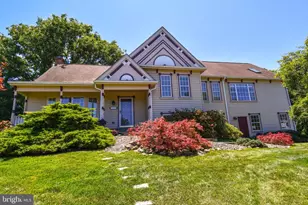 11061 Tottenham Ln, Reston, VA 20194 - Photo 4