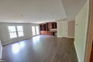 8029 Sleepy View Ln, Springfield, VA 22153 - Photo 4