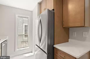 10158 Oakton Terrace Rd, Oakton, VA 22124 - Photo 10