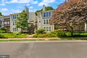 10158 Oakton Terrace Rd, Oakton, VA 22124 - Photo 2
