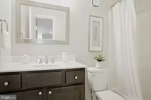 10158 Oakton Terrace Rd, Oakton, VA 22124 - Photo 20