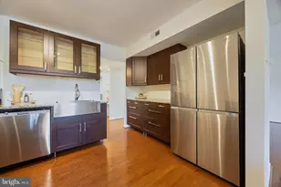 1643 Parkcrest Cir, Reston, VA 20190 - Photo 2