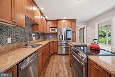 2506 Pinoak Lane, Reston, VA 20191 - Photo 4
