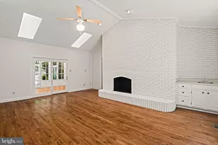 700 Running Brook Dr, Great Falls, VA 22066 - Photo 22