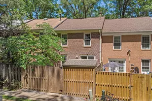 2407 Alsop Ct, Reston, VA 20191 - Photo 4