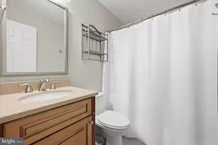 6050 Heatherwood Dr, Alexandria, VA 22310 - Photo 12