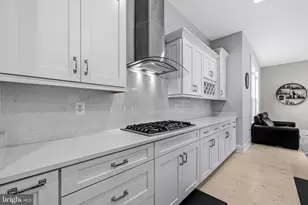 11865 Boscobel Ct, Herndon, VA 20170 - Photo 6
