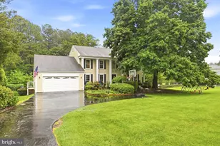 911 Riva Ridge Dr, Great Falls, VA 22066 - Photo 1