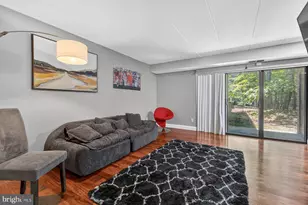 2330 Freetown Ct, Reston, VA 20191 - Photo 4