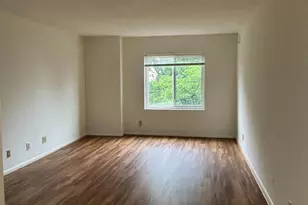 8370 Greensboro Dr, McLean, VA 22102 - Photo 10