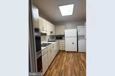 8370 Greensboro Drive #422, McLean, VA 22102 - Photo 6