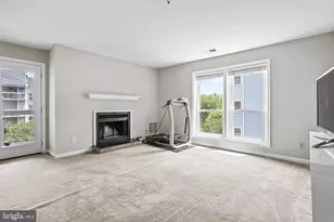 3178 Summit Square Dr, Oakton, VA 22124 - Photo 4
