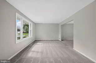 4898 Wheatstone Dr, Fairfax, VA 22032 - Photo 4