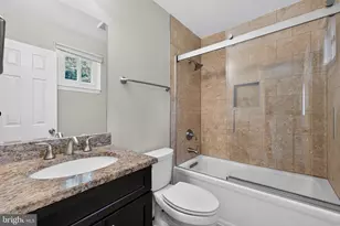 4898 Wheatstone Dr, Fairfax, VA 22032 - Photo 14