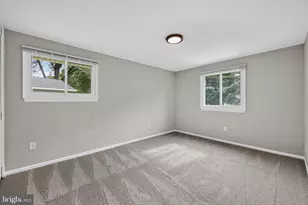 4898 Wheatstone Dr, Fairfax, VA 22032 - Photo 16