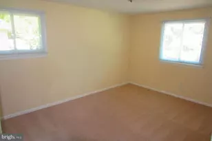 4898 Wheatstone Dr, Fairfax, VA 22032 - Photo 8