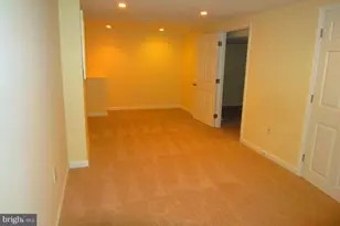 4898 Wheatstone Dr, Fairfax, VA 22032 - Photo 16