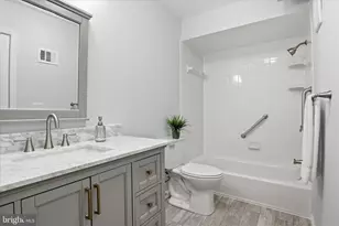 8110 Colony Point Rd, Springfield, VA 22152 - Photo 18