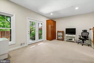 9574 Lagersfield Cir, Vienna, VA 22181 - Photo 42