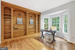 8556 Hooes Rd, Springfield, VA 22153 - Photo 10